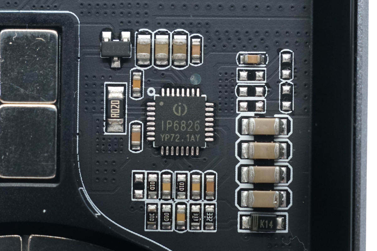 赛博朋克科技范，升级用料看得见，MOMAX 透明磁吸支架无线充（IP111）评测-充电头网
