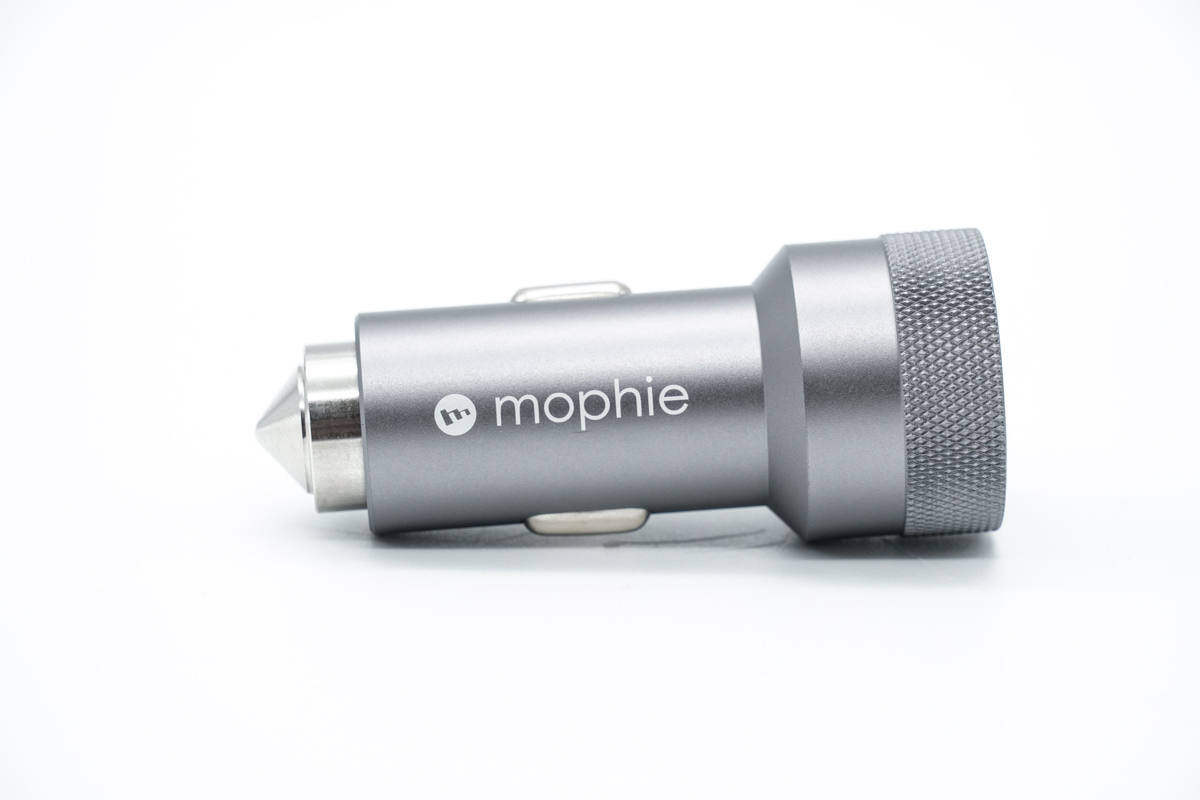 mophie 32W 车载充电器评测：铝合金更具质感，金属弹片无惧颠簸-充电头网
