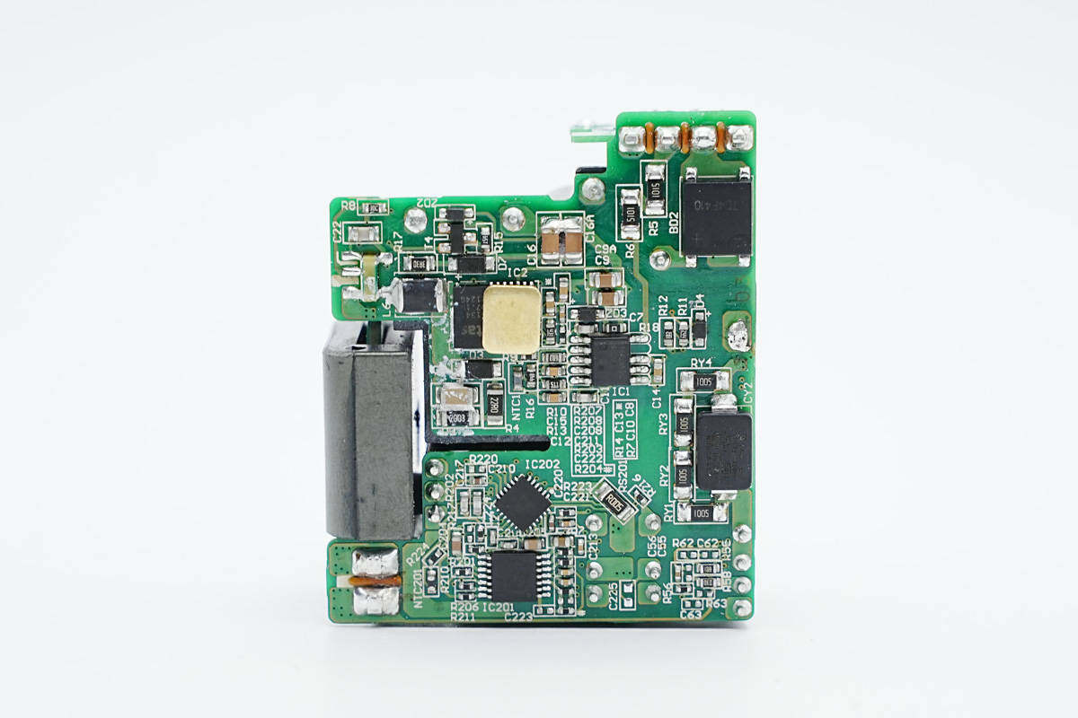 拆解报告：赛小虎65W双USB-C氮化镓充电器SCC065C2B-充电头网