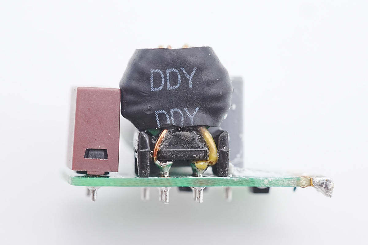 拆解报告：赛小虎65W双USB-C氮化镓充电器SCC065C2B-充电头网