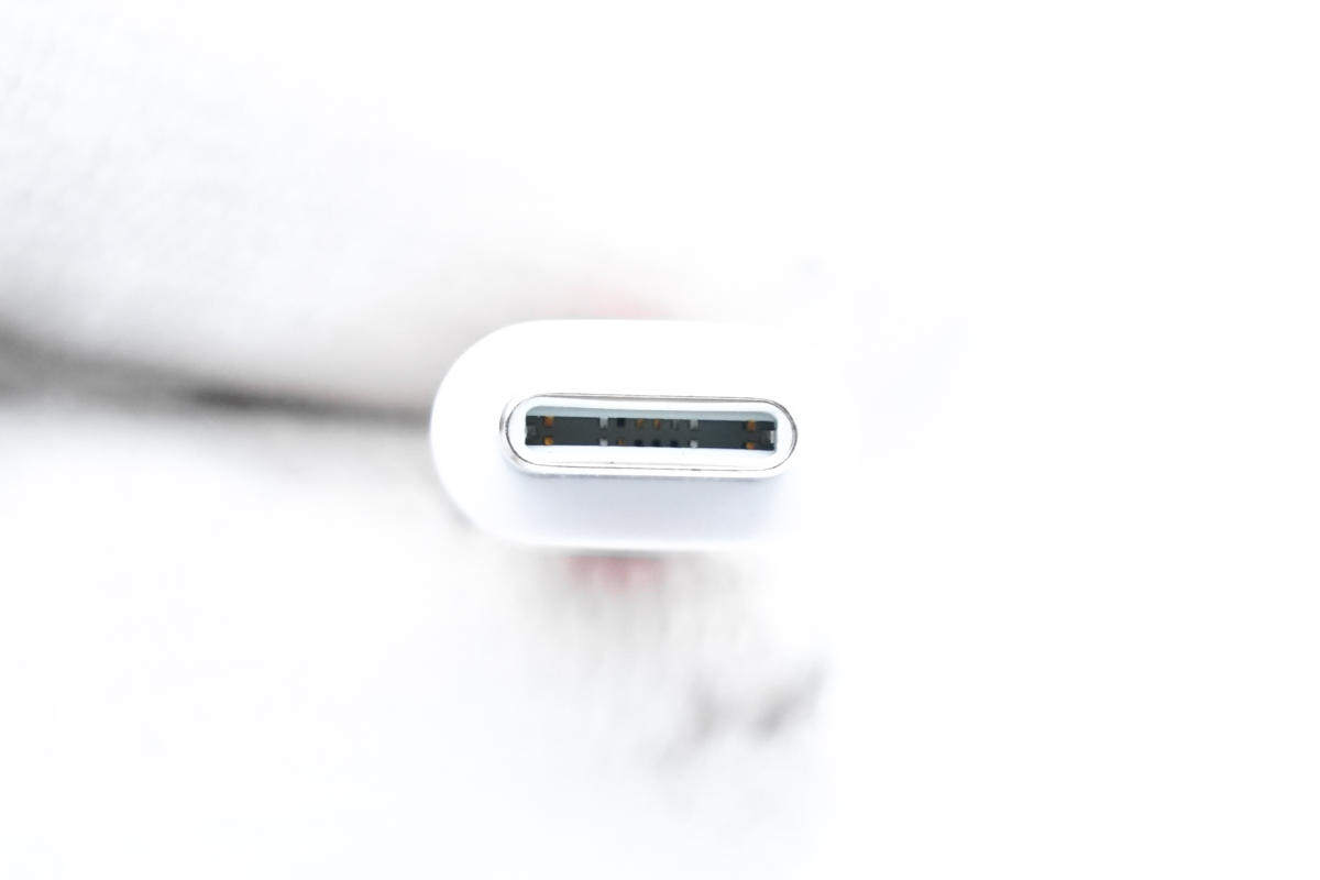浅析：为什么苹果C2L线USB-C接口与常规USB-C接口内部针脚数量不同？-充电头网