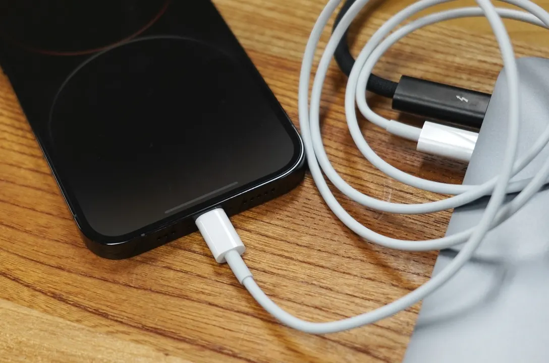 iPhone 14 Pro型号闪电端口仍停留在USB 2.0速度 最高480Mbps-充电头网