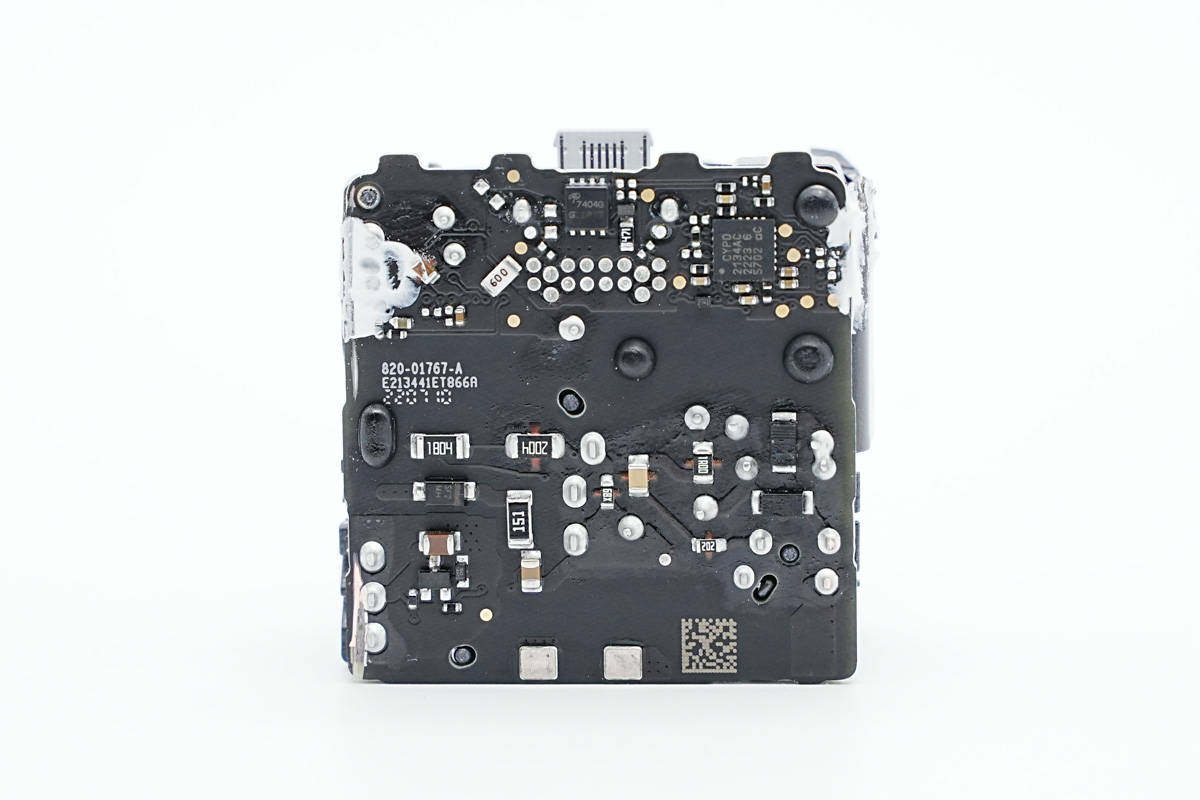 拆解报告:苹果iPhone 14原装20W快充充电器A2244-充电头网