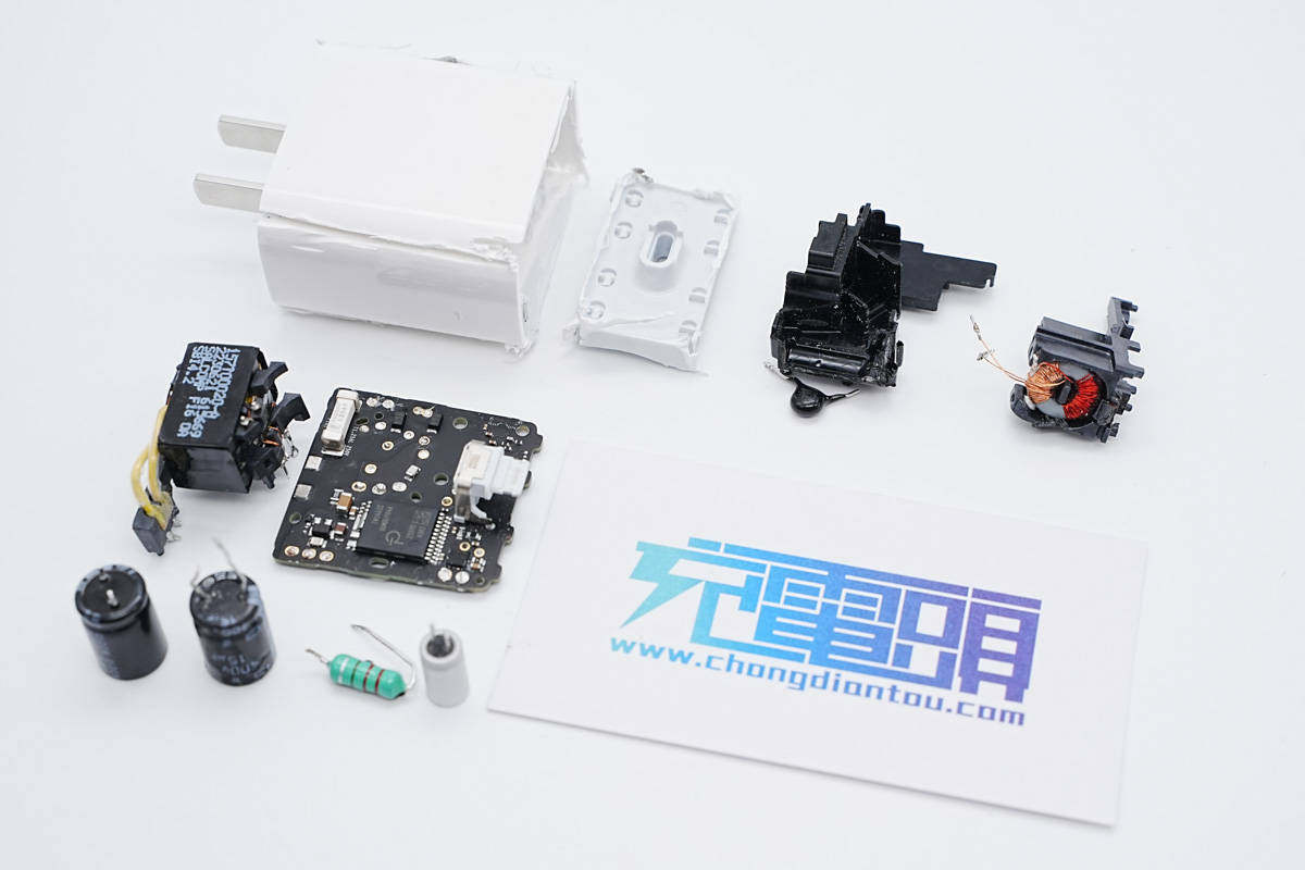拆解报告:苹果iPhone 14原装20W快充充电器A2244-充电头网