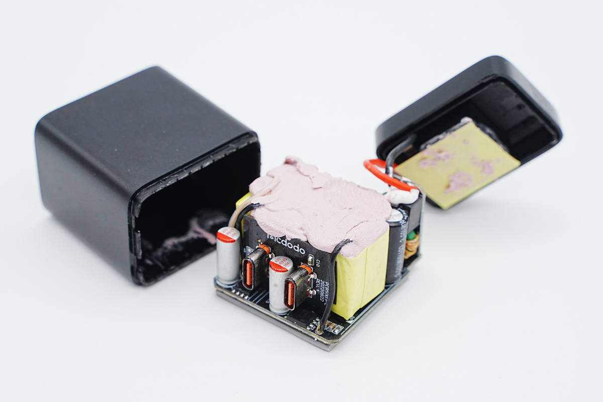拆解报告：Mcdodo麦多多40W双USB-C氮化镓充电器CH-247-充电头网