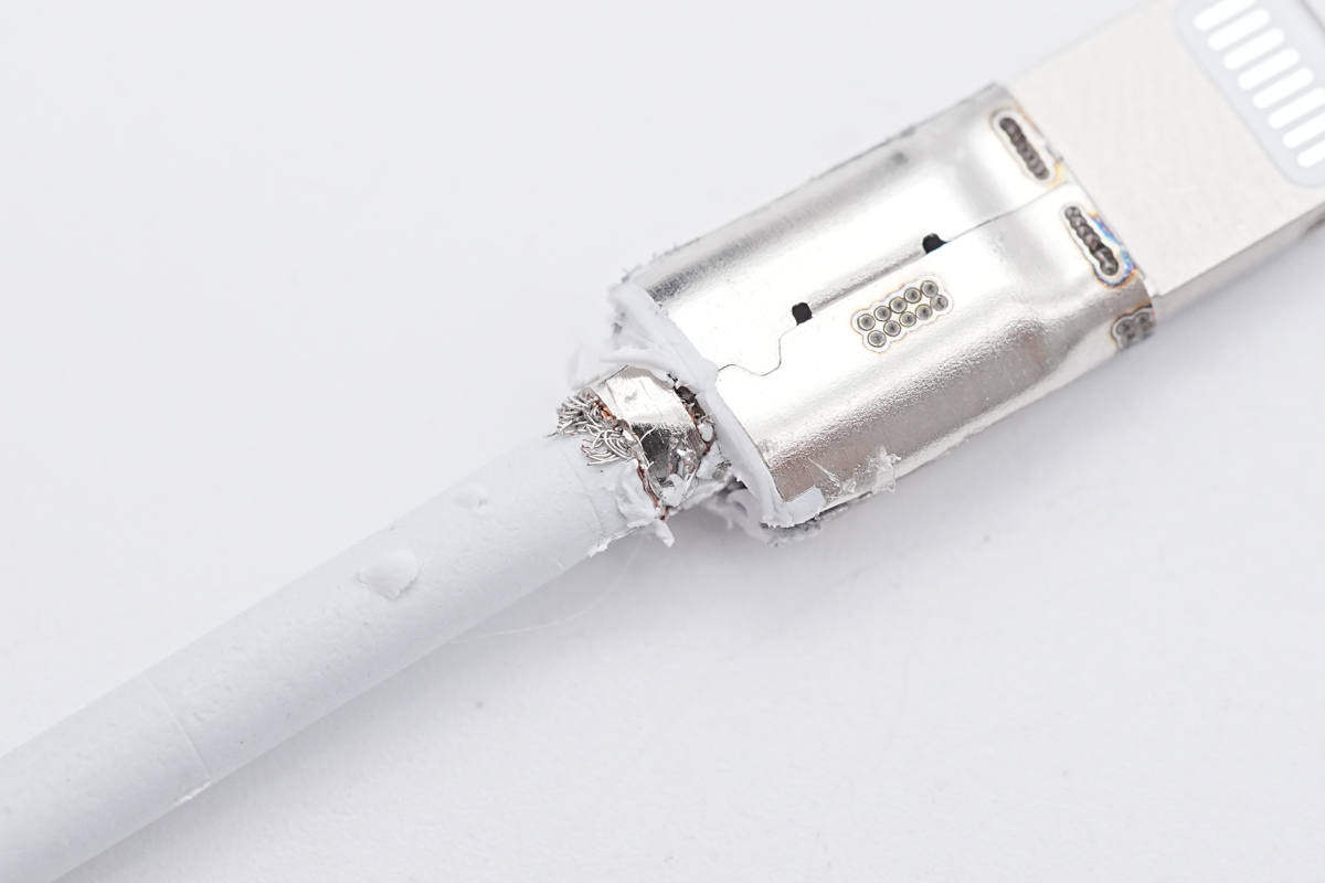 Teardown of Apple C91M Lightning to USB-C Cable (For iPhone 14 Series) -  Chargerlab