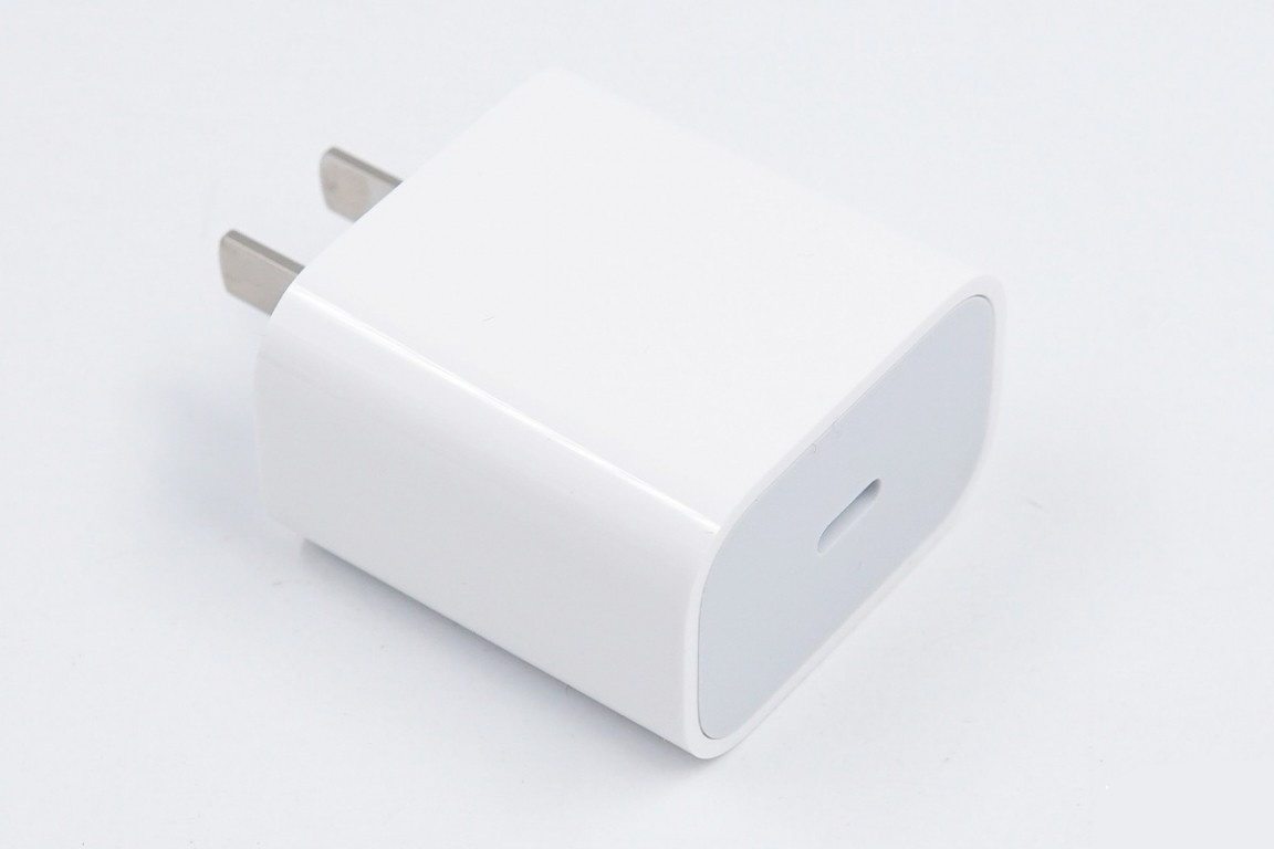 优化电池充电功能会导致iPhone 14停充，但实测后建议打开-充电头网