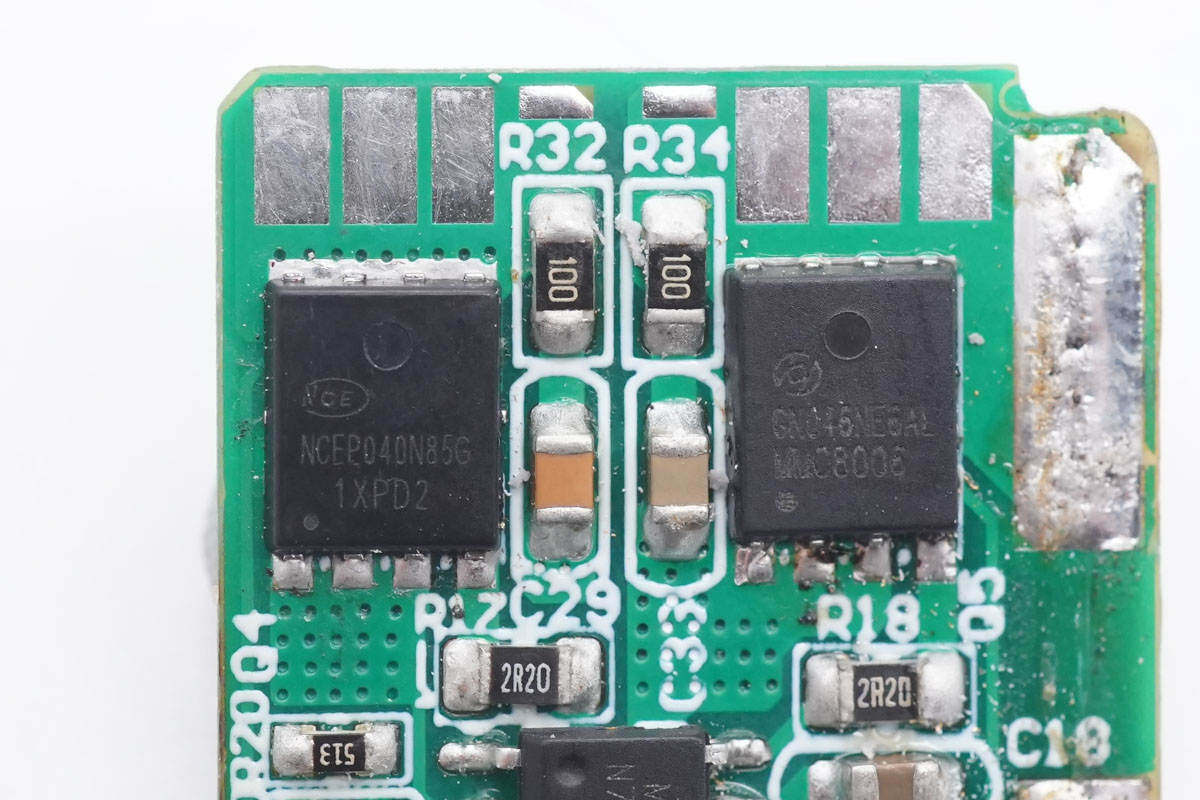 拆解报告：Rewoda瑞嘉达140W三USB-C口氮化镓充电器RWD140A-充电头网