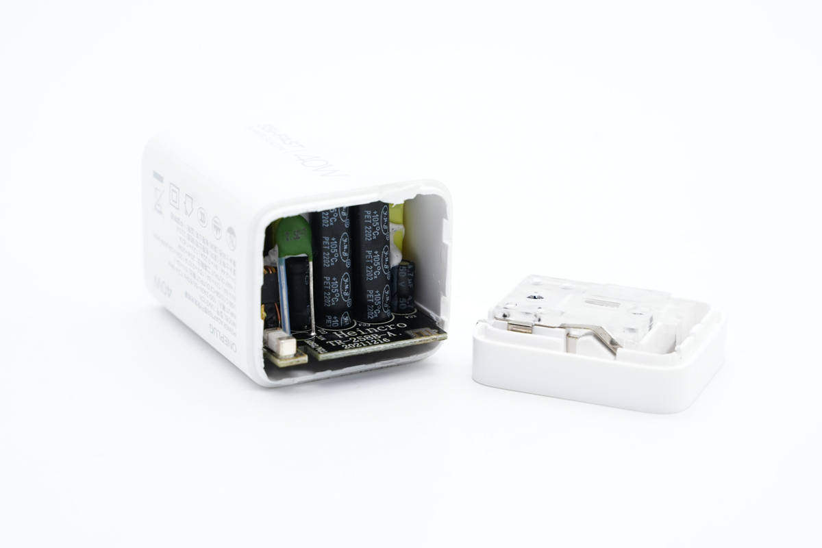 拆解报告:MOMAX摩米士40W双USB-C快充充电器UM31CN-充电头网