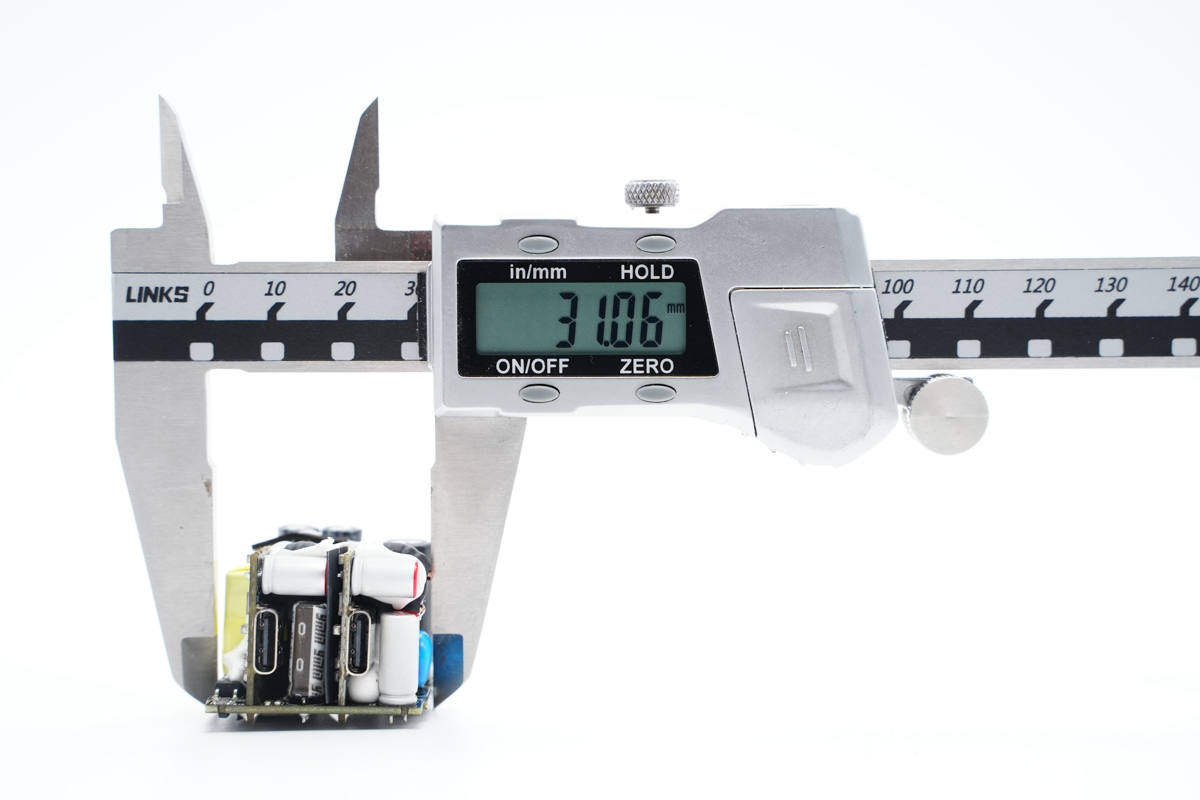 拆解报告:MOMAX摩米士40W双USB-C快充充电器UM31CN-充电头网