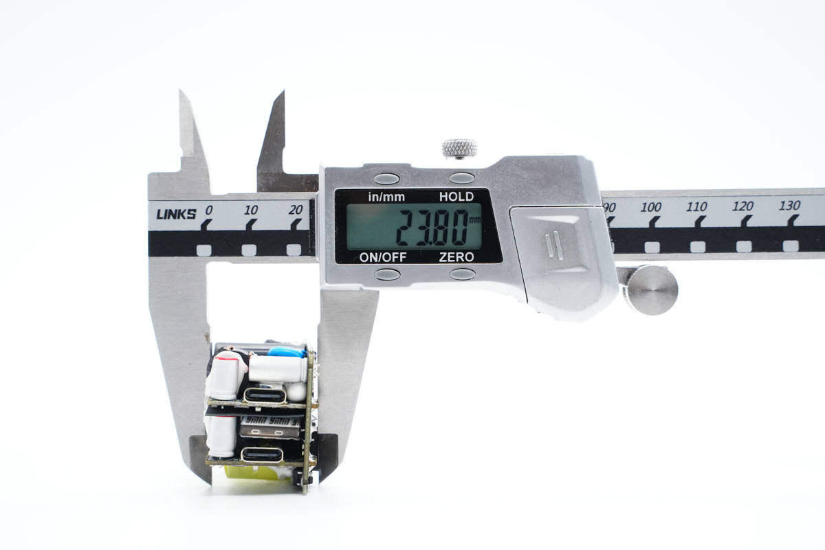 拆解报告:MOMAX摩米士40W双USB-C快充充电器UM31CN-充电头网