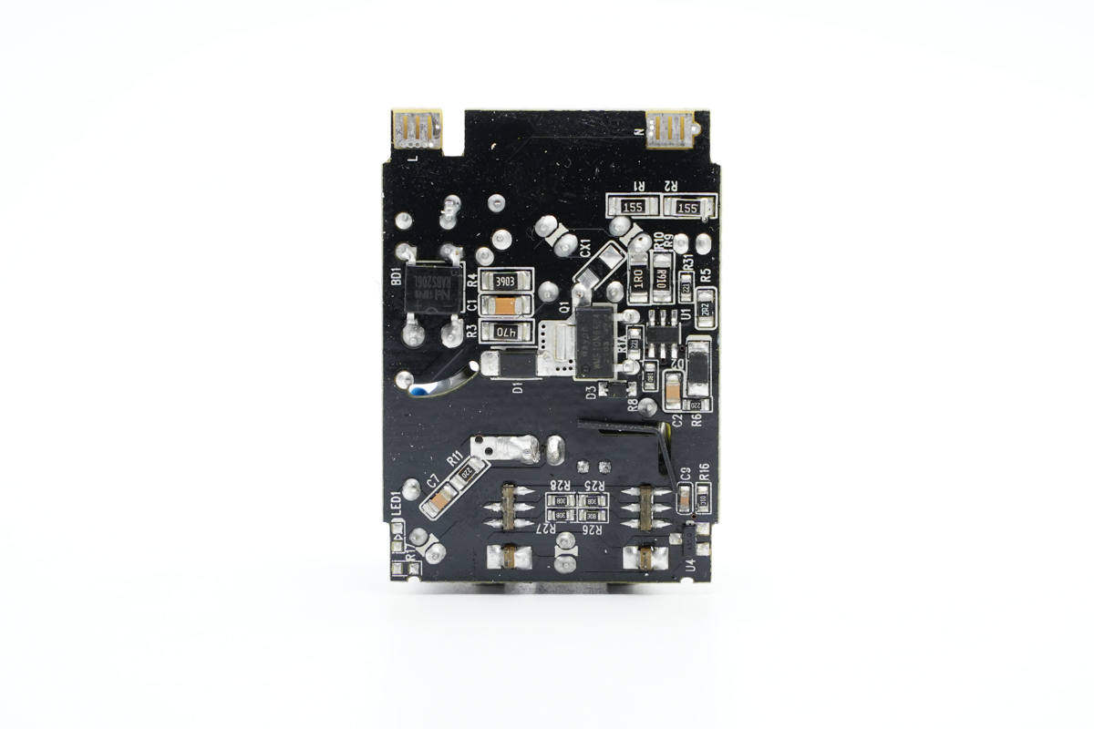 拆解报告:MOMAX摩米士40W双USB-C快充充电器UM31CN-充电头网