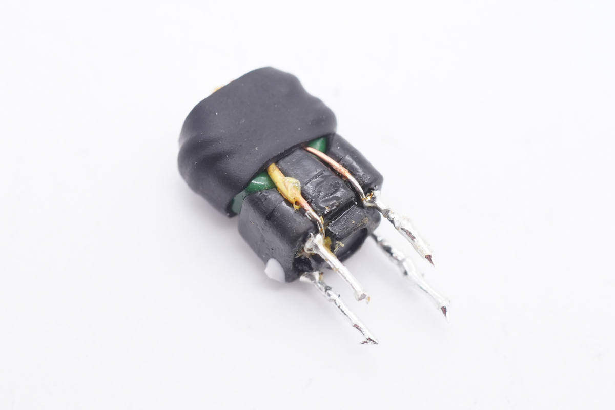 拆解报告:MOMAX摩米士40W双USB-C快充充电器UM31CN-充电头网