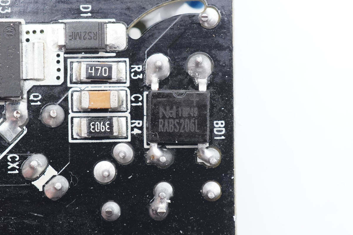 拆解报告:MOMAX摩米士40W双USB-C快充充电器UM31CN-充电头网