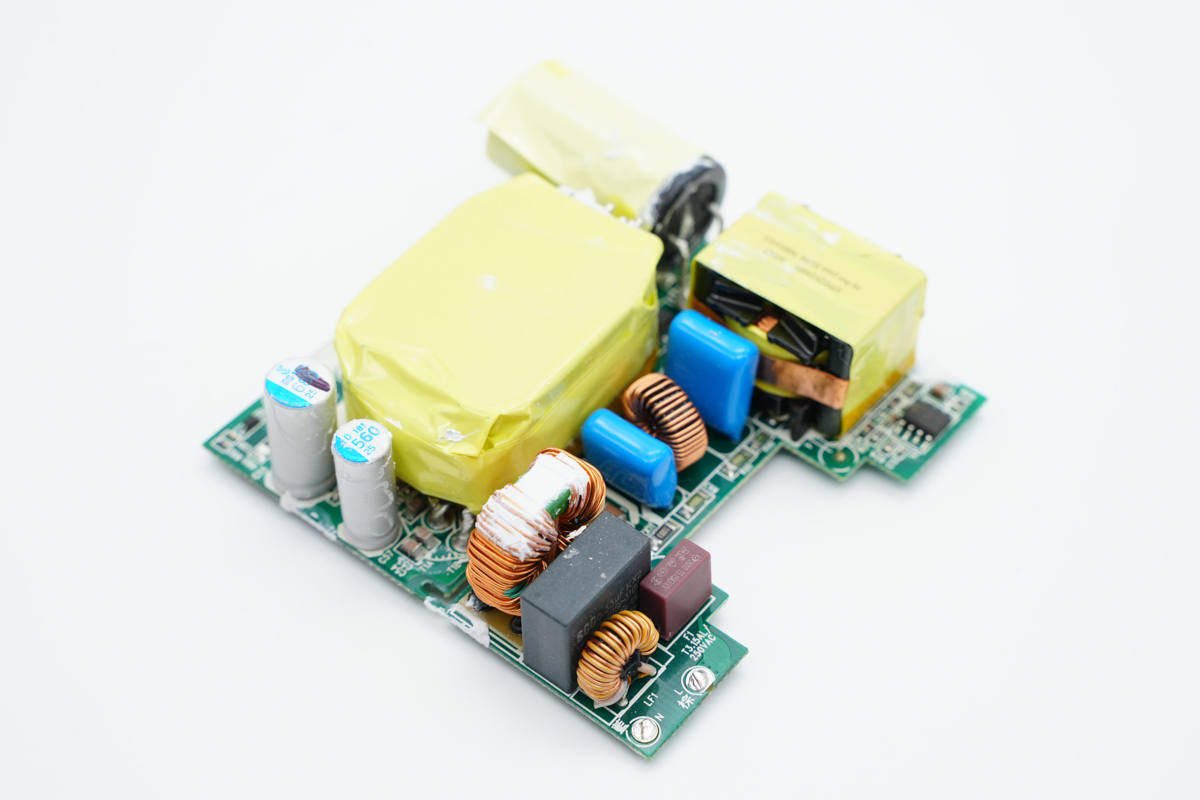 拆解报告:MSI微星100W USB-C快充电源适配器A21-100P1A-充电头网