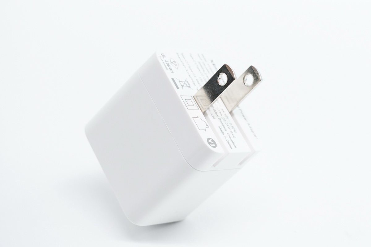 新斯宝推出35W双USB-C充电器，多国插脚可选-充电头网