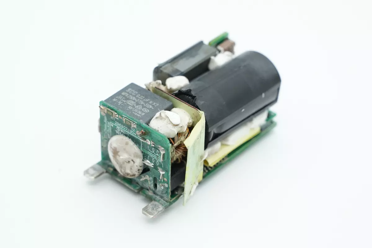 拆解报告：Innergie 60W USB-C快充充电器ADP-608WW-充电头网