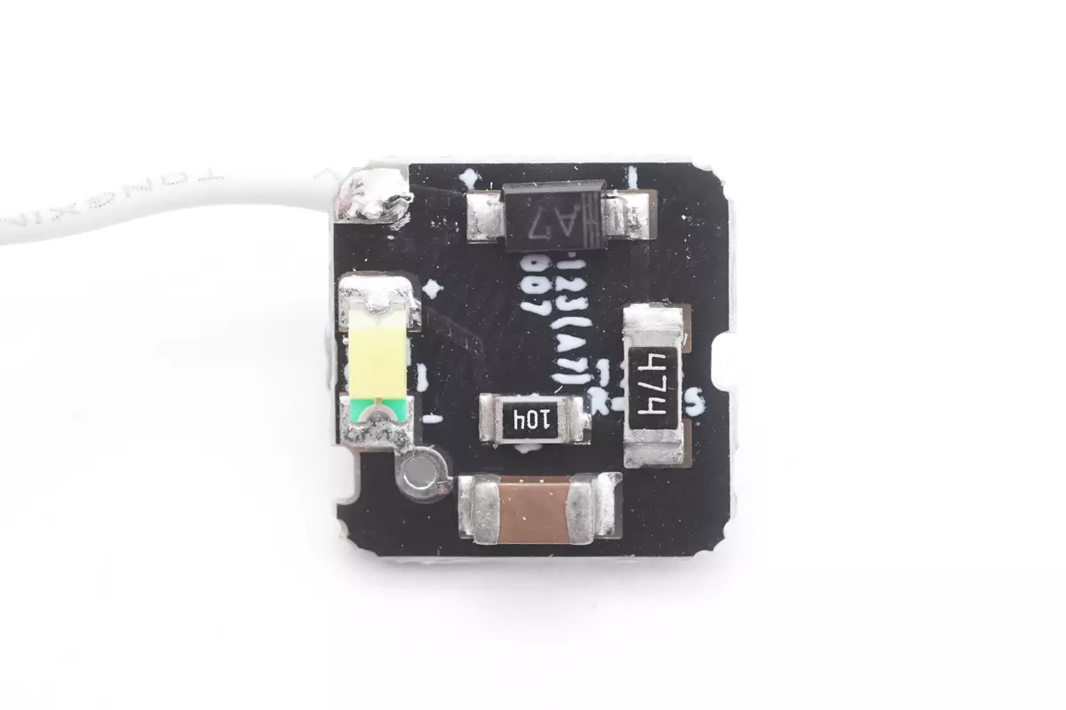 拆解报告:MI小米33W 1A1C快充魔方转换器Pro-充电头网