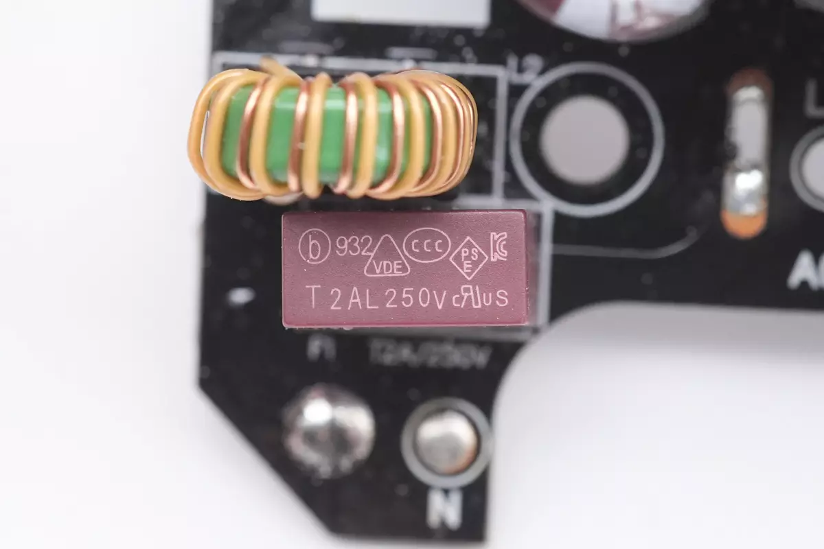 拆解报告:MI小米33W 1A1C快充魔方转换器Pro-充电头网