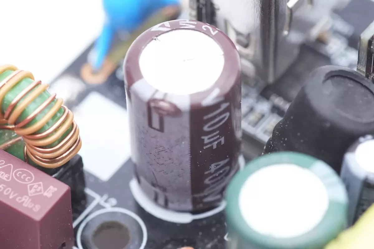 拆解报告:MI小米33W 1A1C快充魔方转换器Pro-充电头网