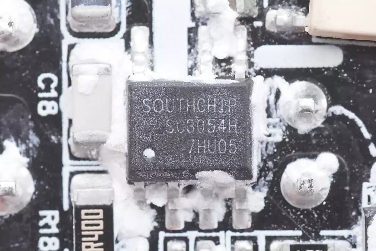拆解报告:MI小米33W 1A1C快充魔方转换器Pro-充电头网