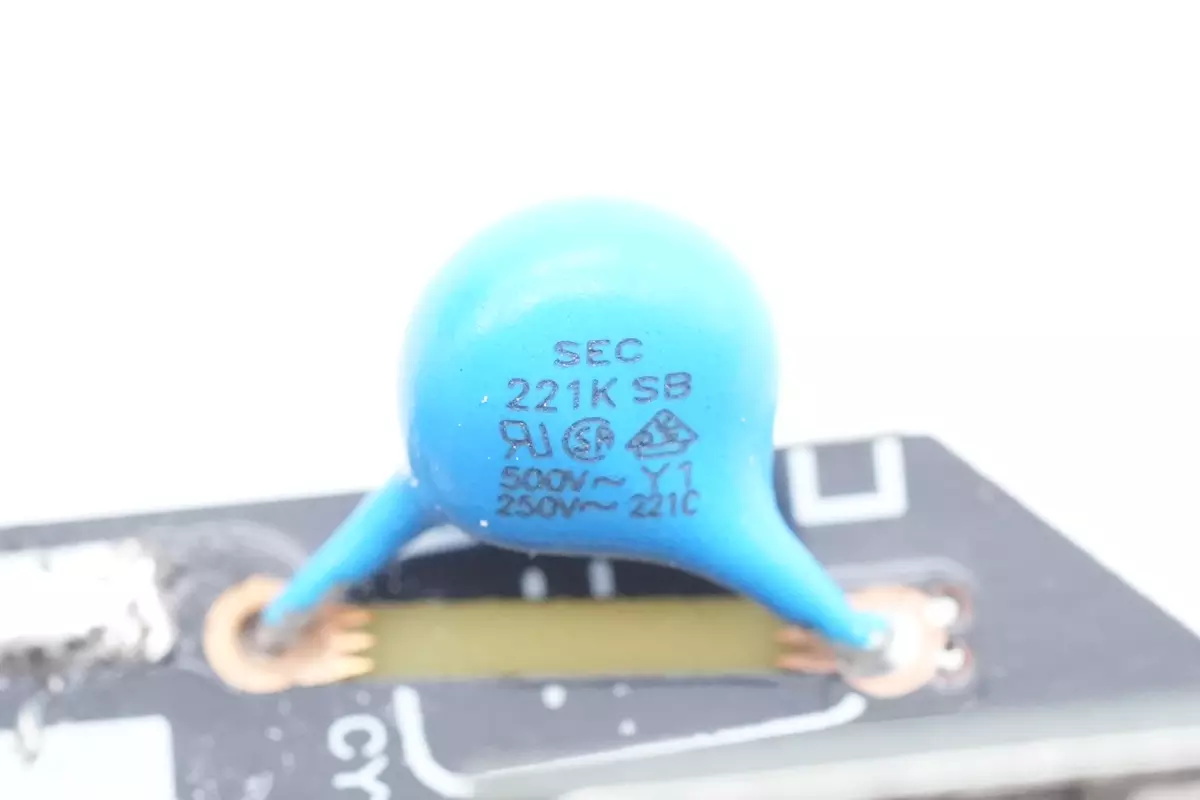 拆解报告:MI小米33W 1A1C快充魔方转换器Pro-充电头网