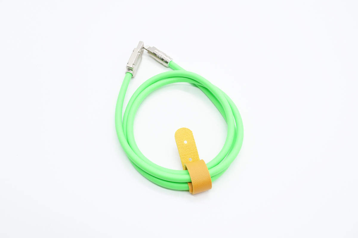 充电宝款“绿水鬼”，透明科技赛博风充电宝实测-充电头网