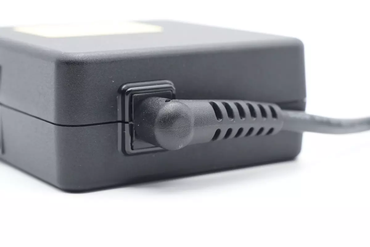 拆解报告:dynabook笔记本原装65W USB-C电源适配器PA5352U-1ACA-充电头网