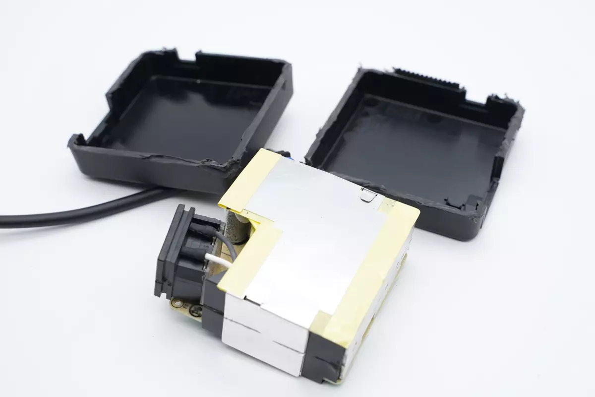 拆解报告:dynabook笔记本原装65W USB-C电源适配器PA5352U-1ACA-充电头网