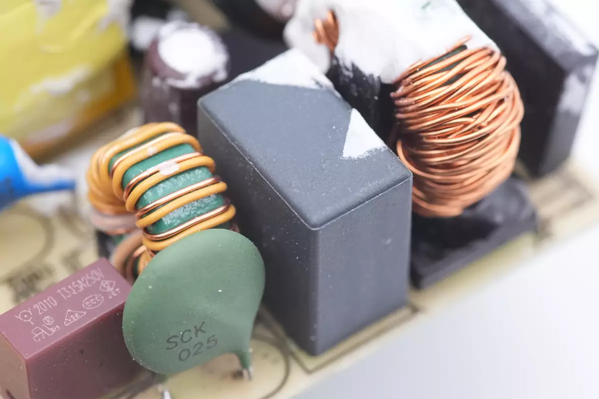 拆解报告:dynabook笔记本原装65W USB-C电源适配器PA5352U-1ACA-充电头网