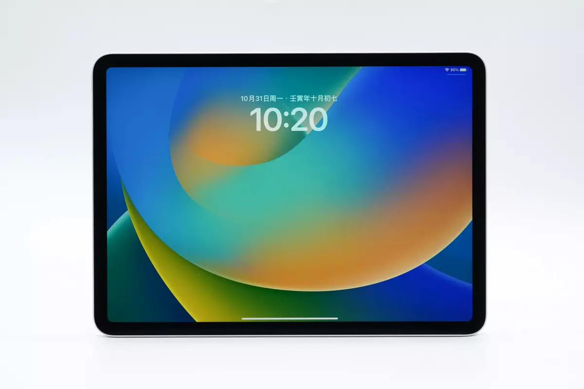 生产力工具iPad Pro只能选大容量版本？外置致态 TiPlus7100 2TB硬盘存储性能实测-充电头网