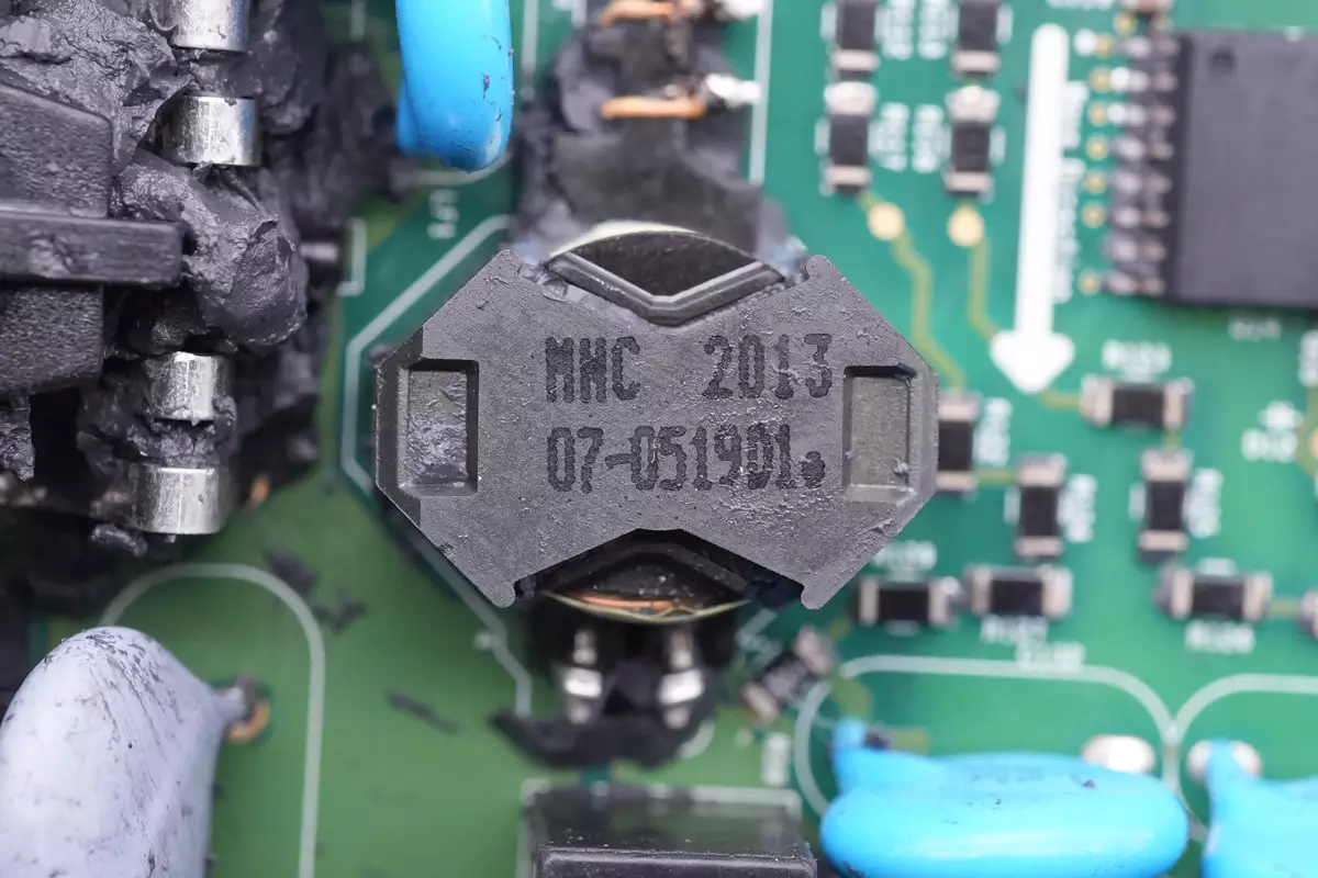 拆解报告:ENPHASE ENERGY微型逆变器IQ8X-BAT-US-充电头网