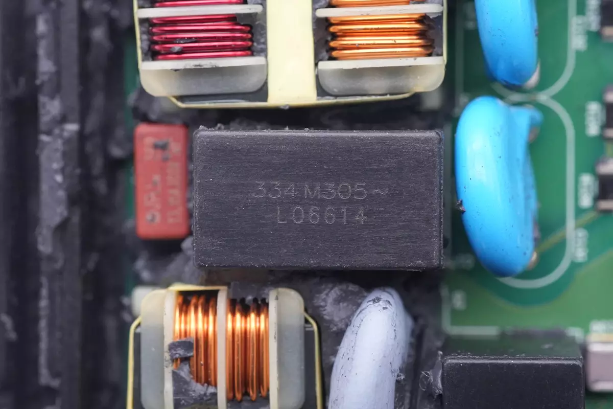 拆解报告:ENPHASE ENERGY微型逆变器IQ8X-BAT-US-充电头网