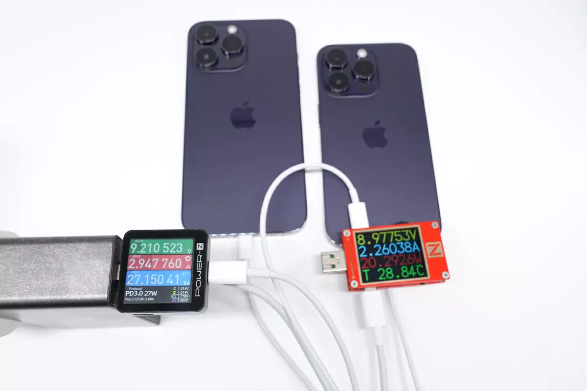 兼容性测试：多口充电器同时充 iPhone 14Pro 、iPhone 14Pro max-充电头网