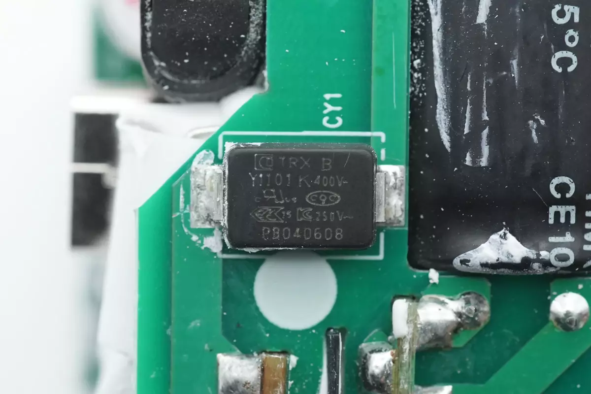 拆解报告：belkin贝尔金65W双USB-C口氮化镓充电器WCH013yz-充电头网