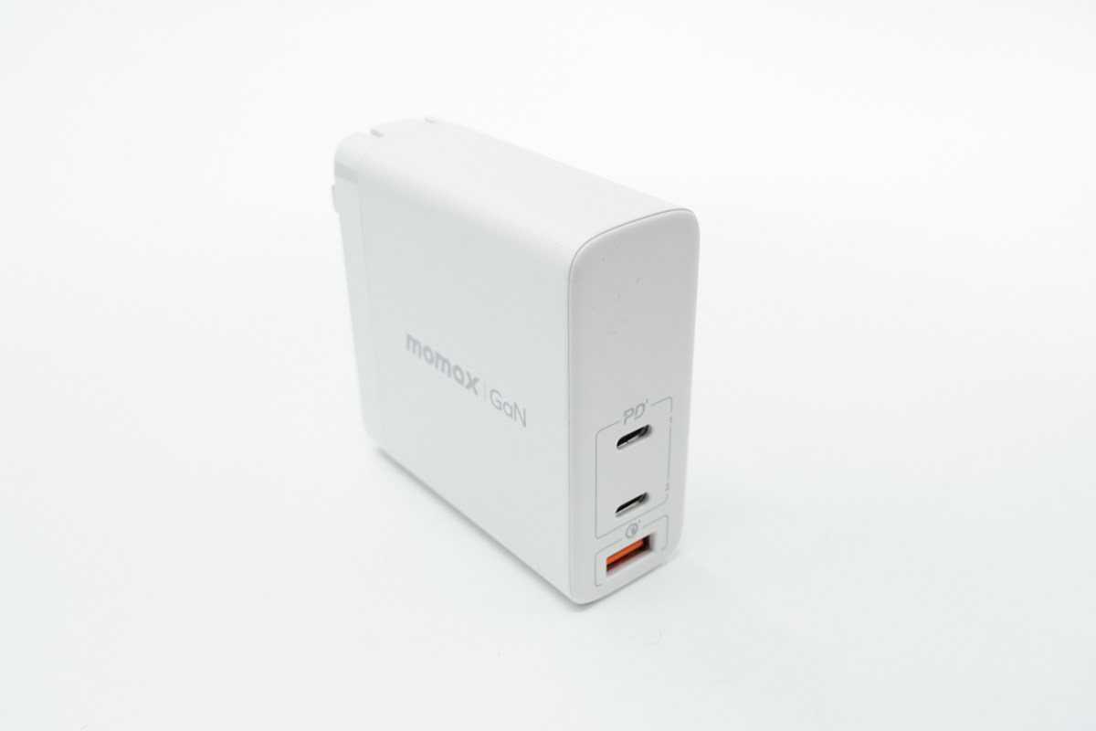 兼容性测试：百瓦多口充电器同时充苹果“全家桶”的功率表现- 充电头网