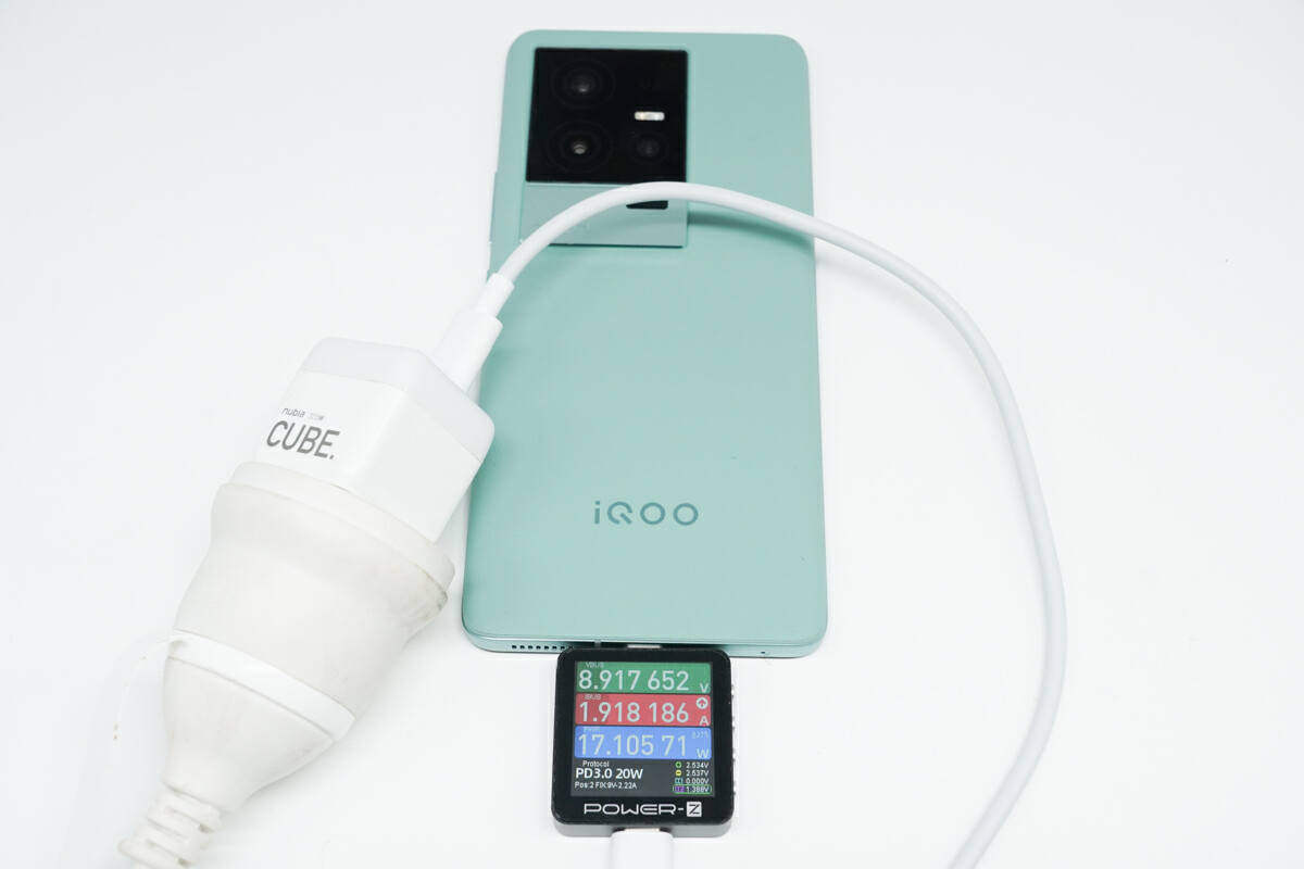 首发光追硬件，沉浸式游戏体验，iQOO 11 手机评测-充电头网