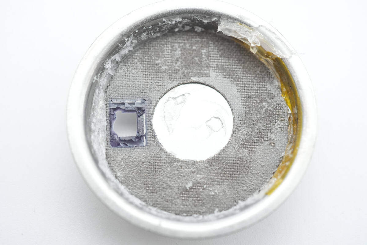 拆解报告:MOMAX摩米士USB-C磁吸无线充电器UD28-充电头网
