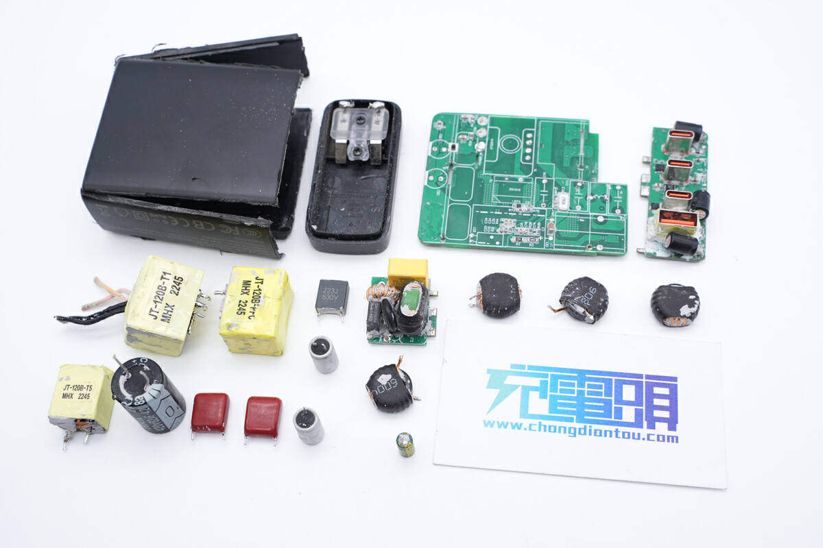 拆解报告:锦鸿泰120W 3C1A四口氮化镓充电器JT-G120B-充电头网
