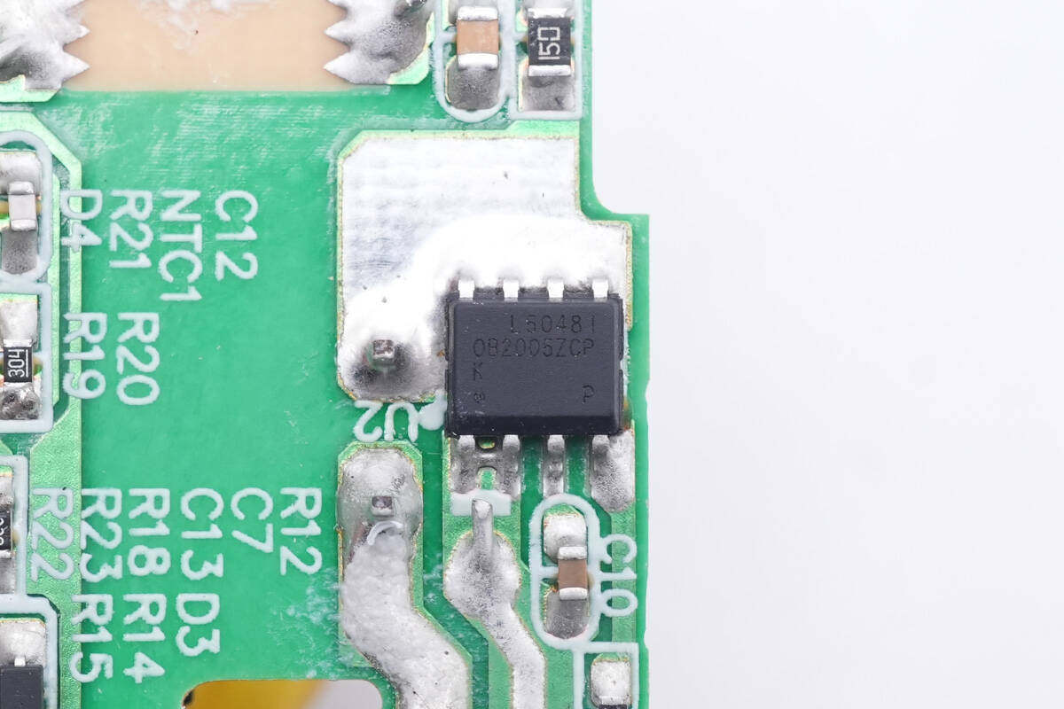 拆解报告:Ubiquiti优倍快15W USB-C充电器E015-1G050300VU-充电头网
