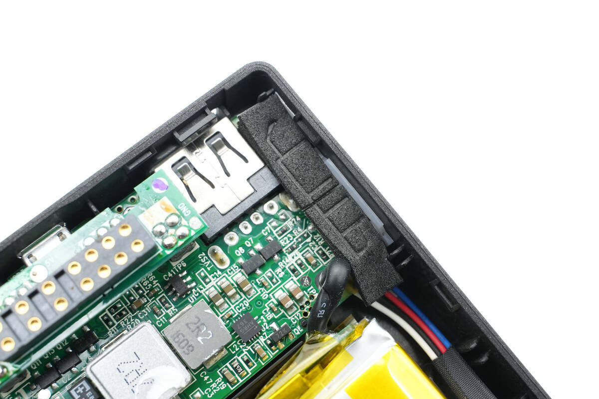 拆解报告：联想ThinkPad Stack 10000mAh移动电源P123-充电头网