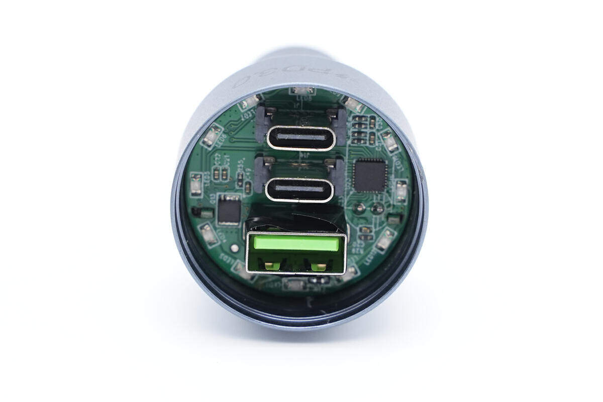 拆解报告:MOMAX摩米士100W 2C1A快充车充UC17-充电头网