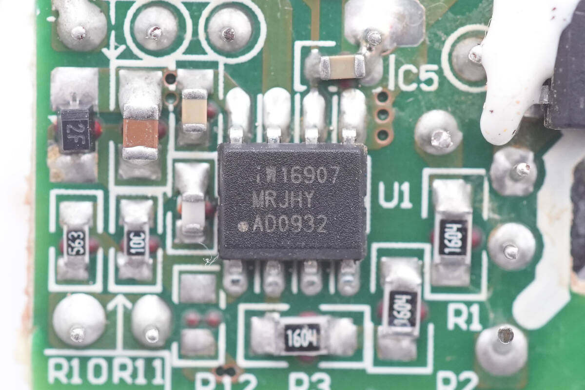 拆解报告：palm 5V1A USB-A充电器124-充电头网
