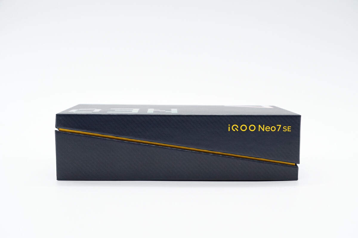 旗舰性能爆发，强悍实力更电竞，iQOO Neo7 SE 游戏手机充电评测-充电头网