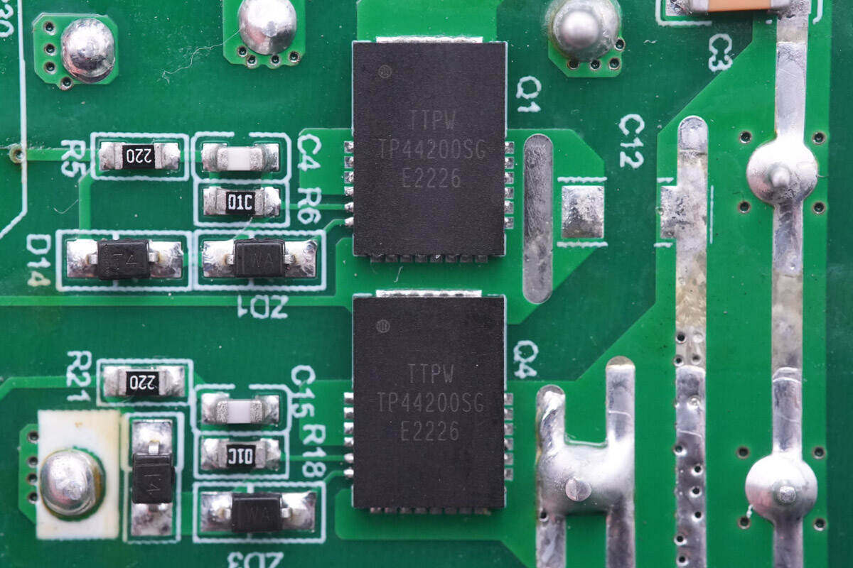 内置泰高技术氮化镓功率芯片，富源电168W充电器解析-充电头网