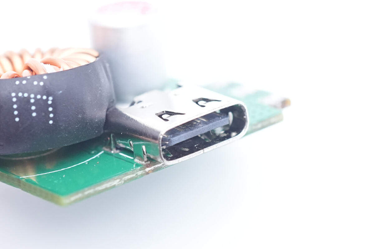 拆解报告：HUNDA鸿达顺45W双USB-C氮化镓充电器A2217-45-充电头网