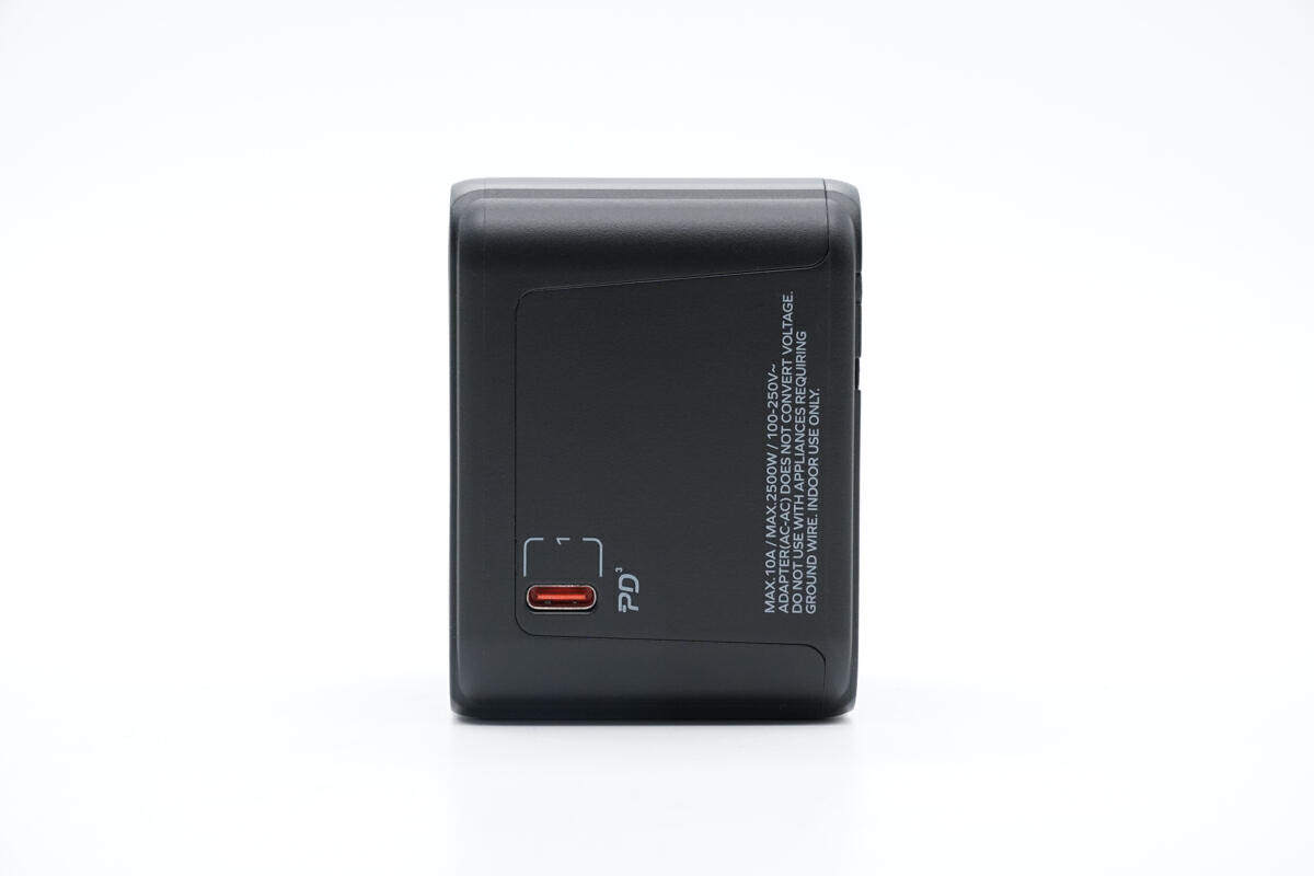 MOMAX 35W全球旅行快充充电插座评测：3C2A多口输出，PD充电兼容更广泛-充电头网