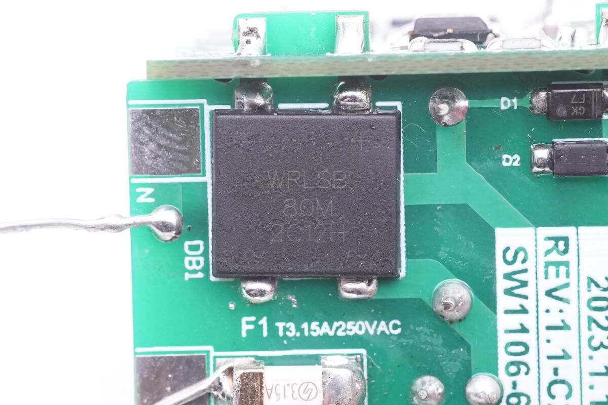 功率密度达1.76W/cm³，展嵘电子65W双USB-C快充方案解析-充电头网