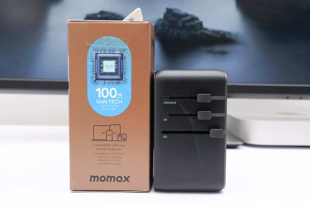 一个全搞定，国外也能为笔记本电脑快充，MOMAX 100W全球旅行转换器体验-充电头网