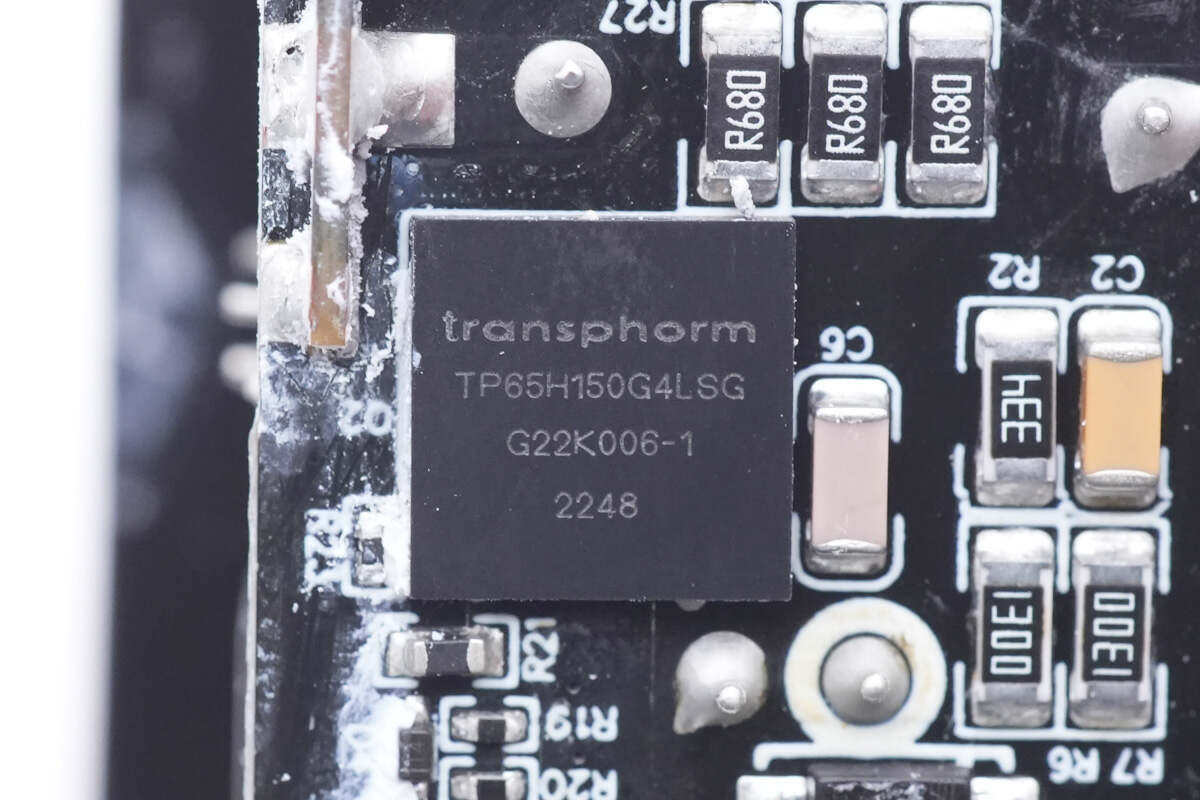 拆解报告：SHARGE闪极67W三USB-C口氮化镓麦金塔充电器S067-充电头网